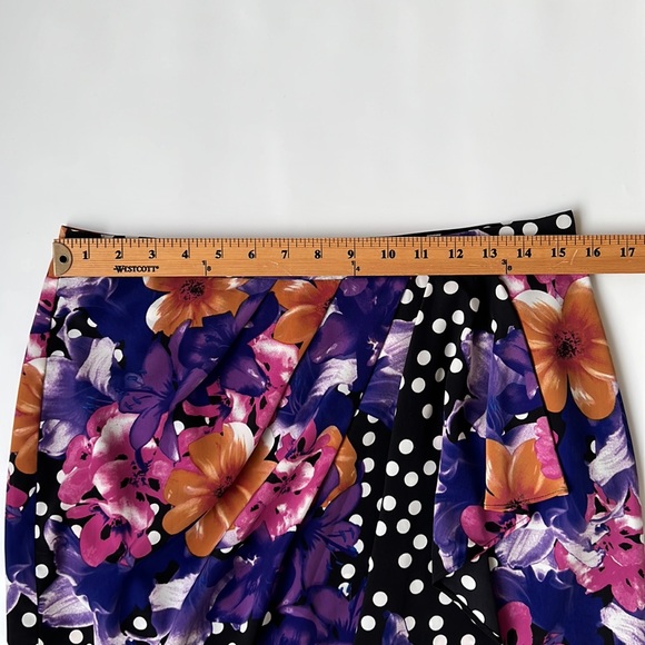 Anthropologie Skirt. Size 8 - Picture 5 of 9